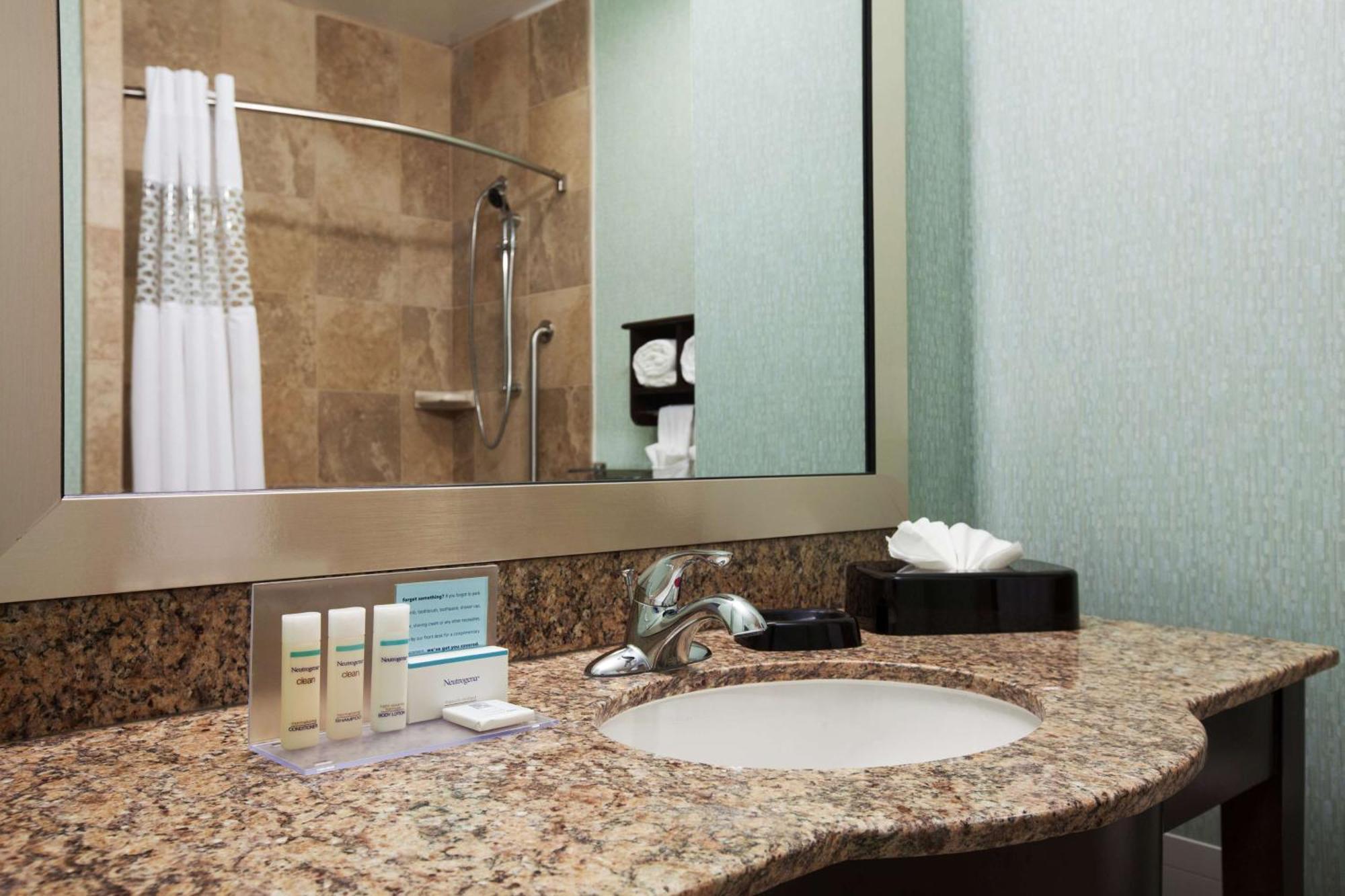 Hampton Angeles Int'l Airport/hawthorne Hotel